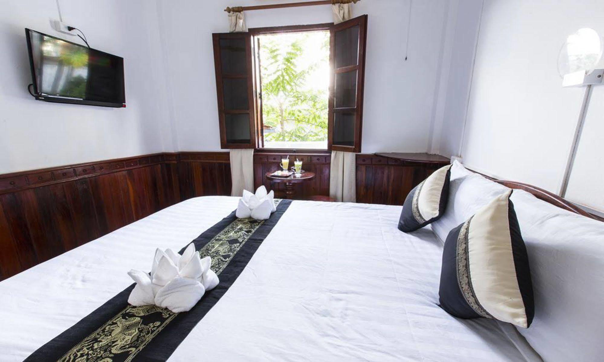 Moon'S House Hotel 루앙프라방 외부 사진